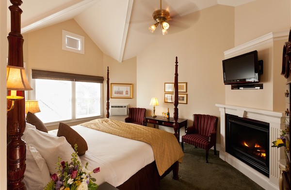 provincetown-massachusetts-lodging-crownepointehistoricinnspa-nice.jpg