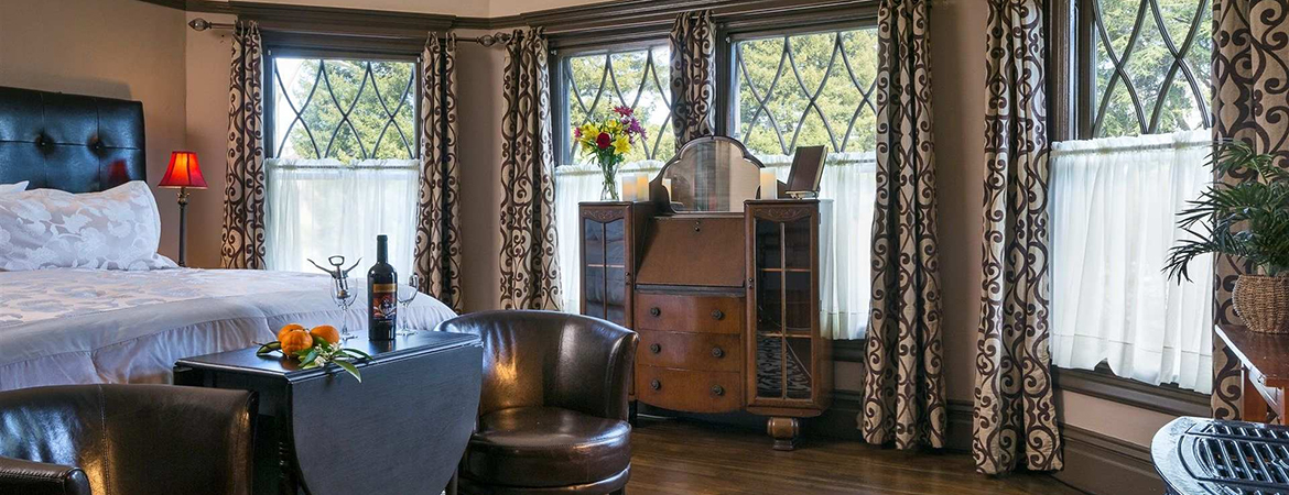1170x450_2014-top-us-bbs_cabernet-house.jpg